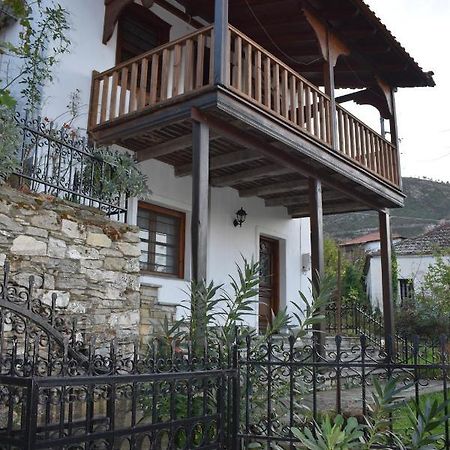 Lila'S Guest House Mikros Prinos Ngoại thất bức ảnh